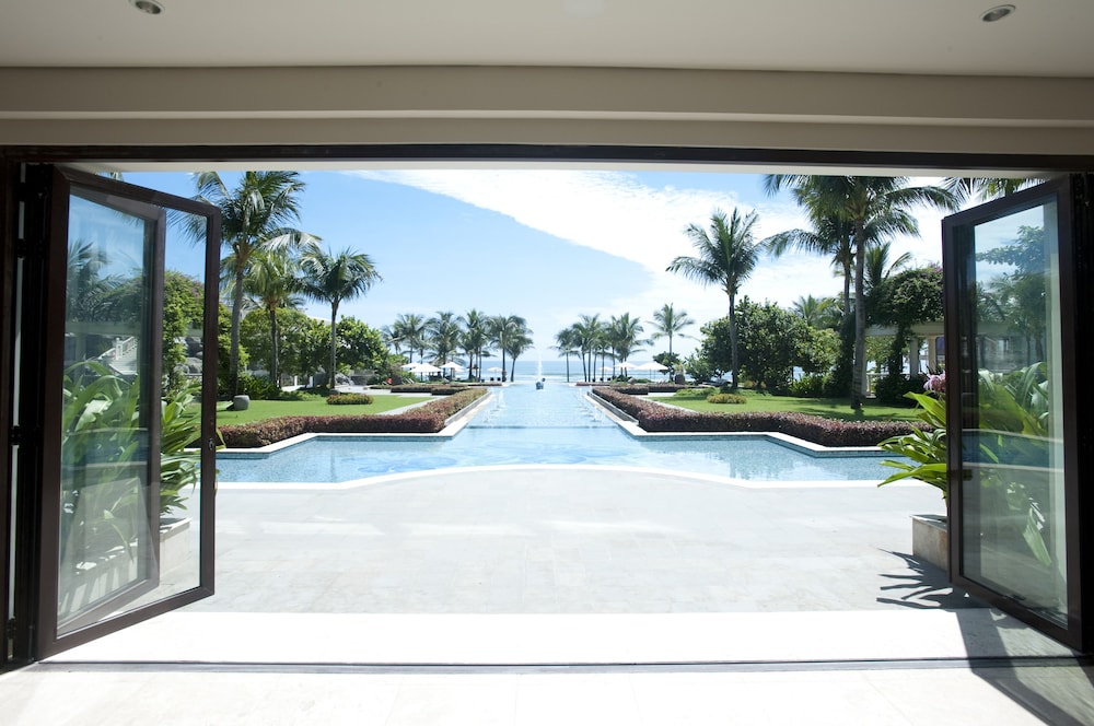 Olalani Resort and Condotel