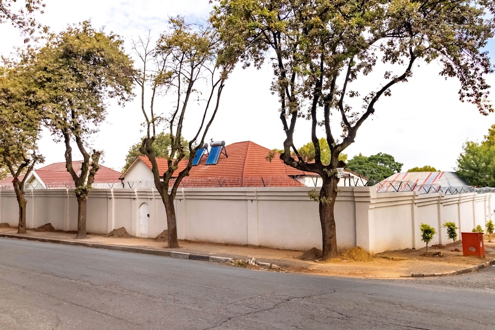 Aura Guest House