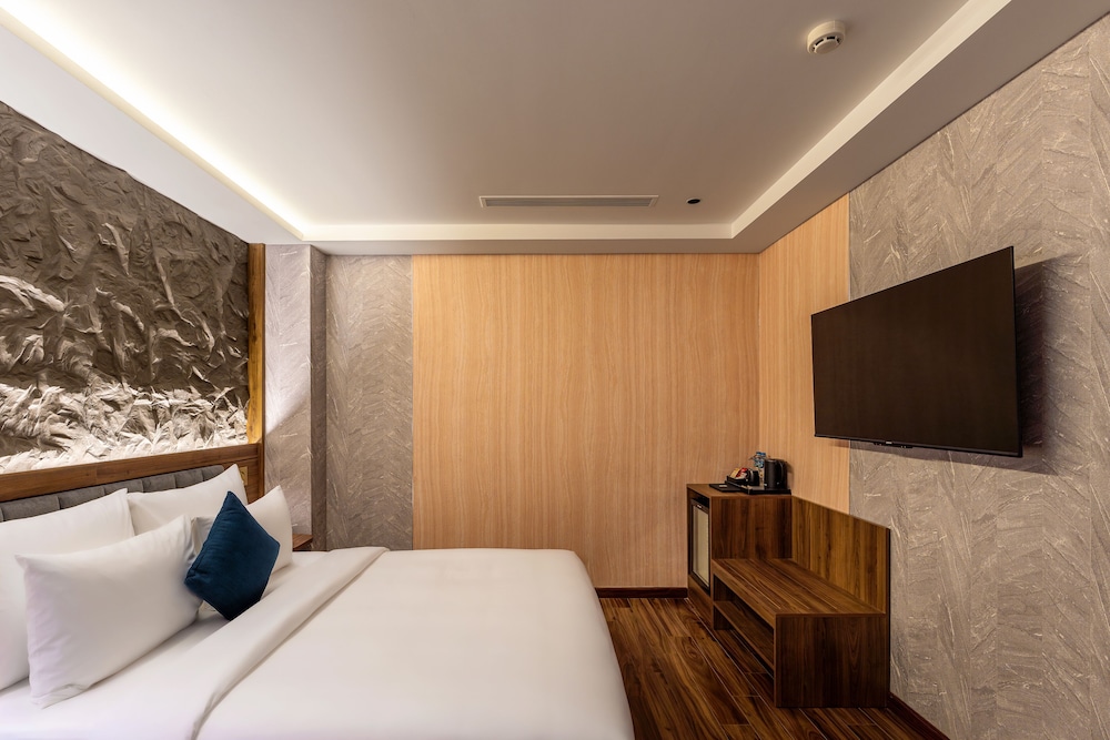 Kin Hotel Thai Van Lung 4