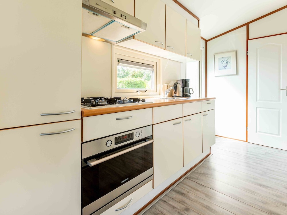 Neat Chalet With Microwave Near the Beach in Egmond view 4