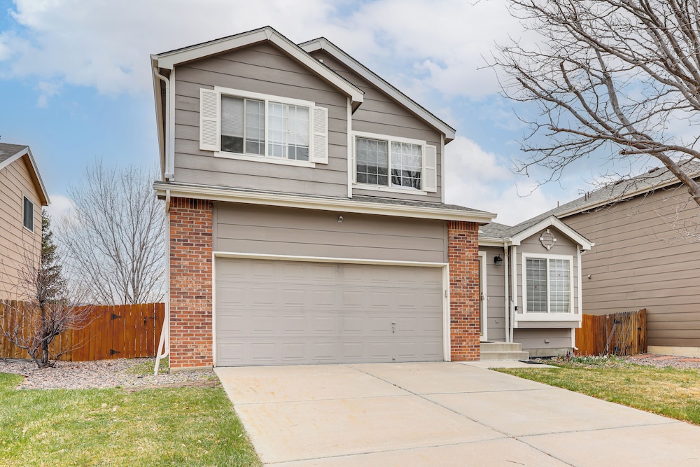 5 Mi to Cherry Creek State Park: Home w/ Yard!