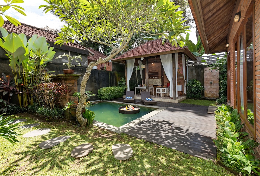 Ubud Raya Villa