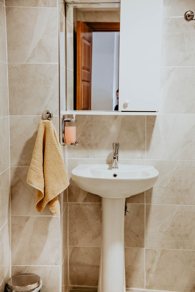 Biter Otel - Image 31