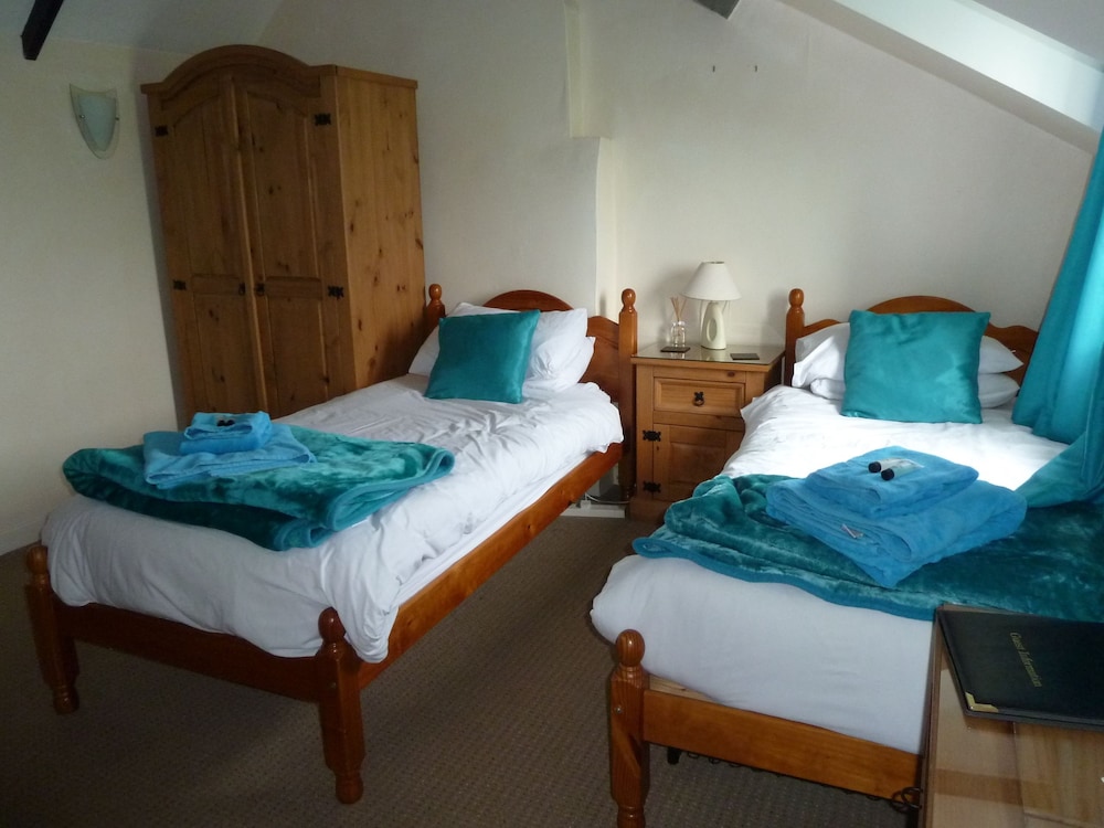 Mid Wales Inn
