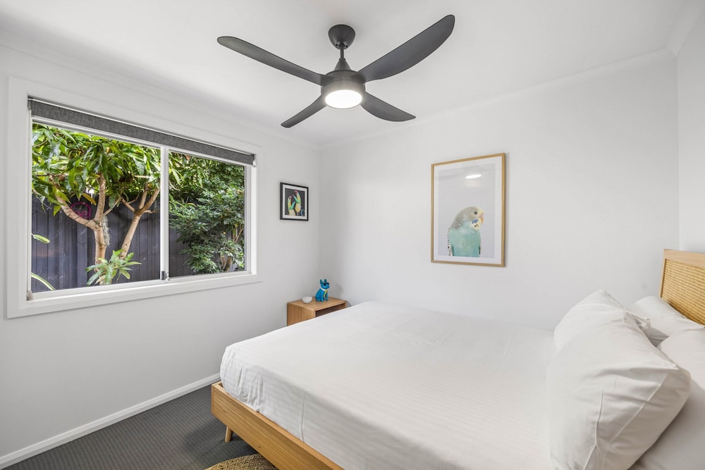 Trendy 2-bed Home With Outdoor Entertainment