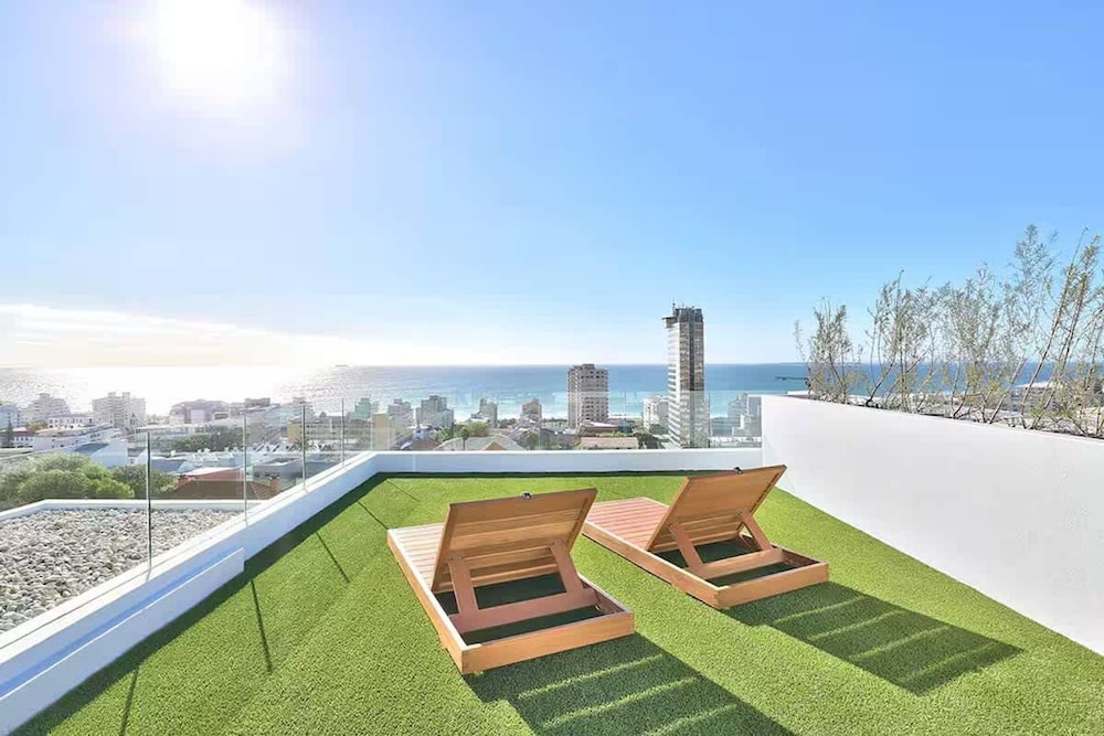 Deluxe Luxury 2 Bedroom Apartment Seapoint