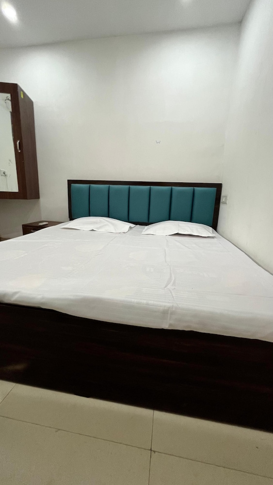 BALAJII GUEST HOUSE