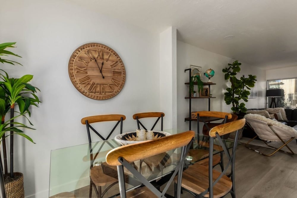 Luxe 2BR Townhouse 4 Heated Pools Walk 2 Old Town