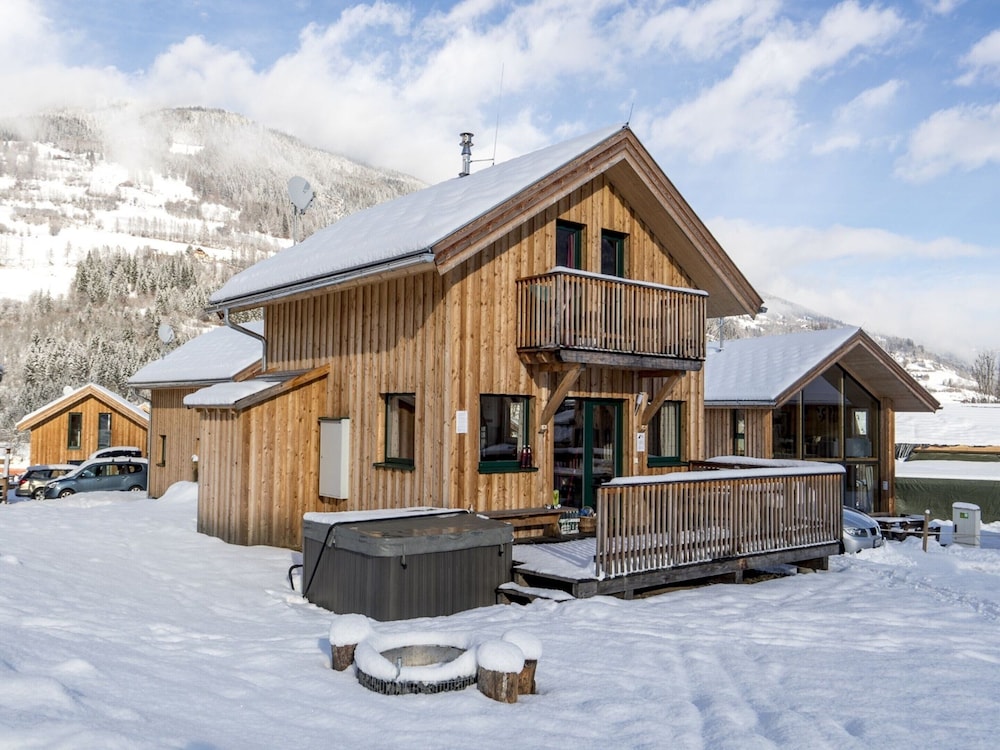 Attractive Chalet With hot tub
