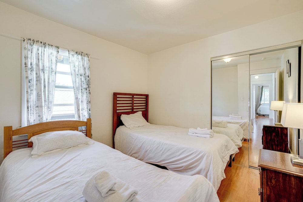 Oakland Group Retreat: Historic Home Near Downtown