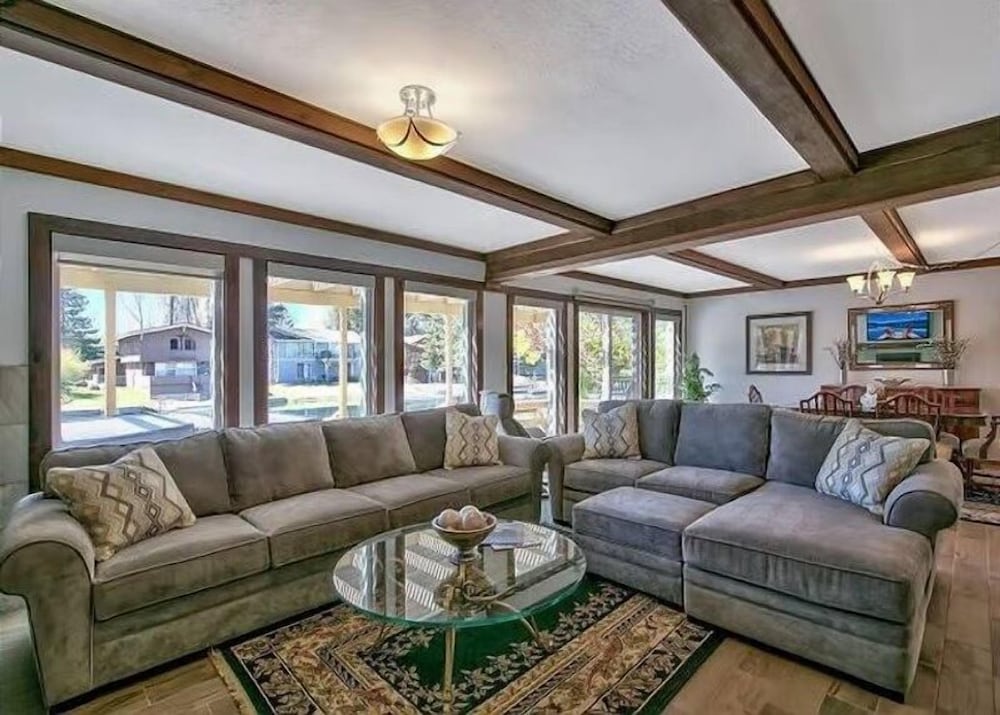 2148 Inverness Drive 3 Bedroom Home