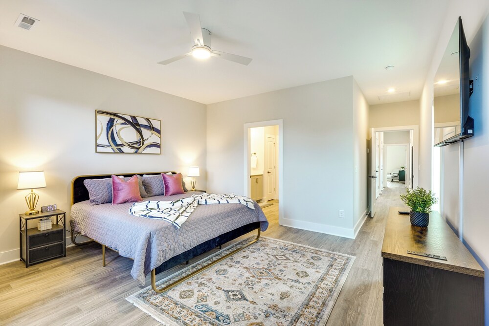 2 Mi to Duke University: Townhome in Durham!