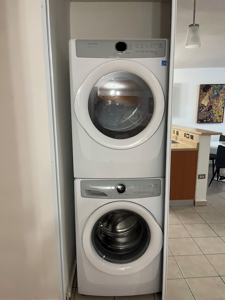 2 Bedroom Condo Pool and Beach Access