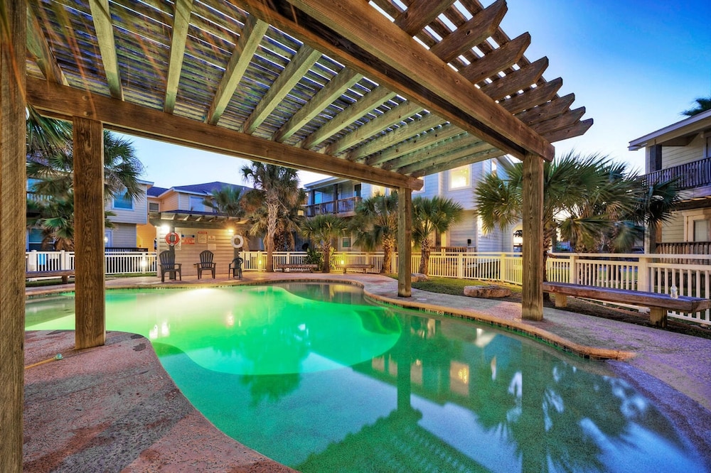 Palm Palace by Avantstay Pool Amazing Old Town Location