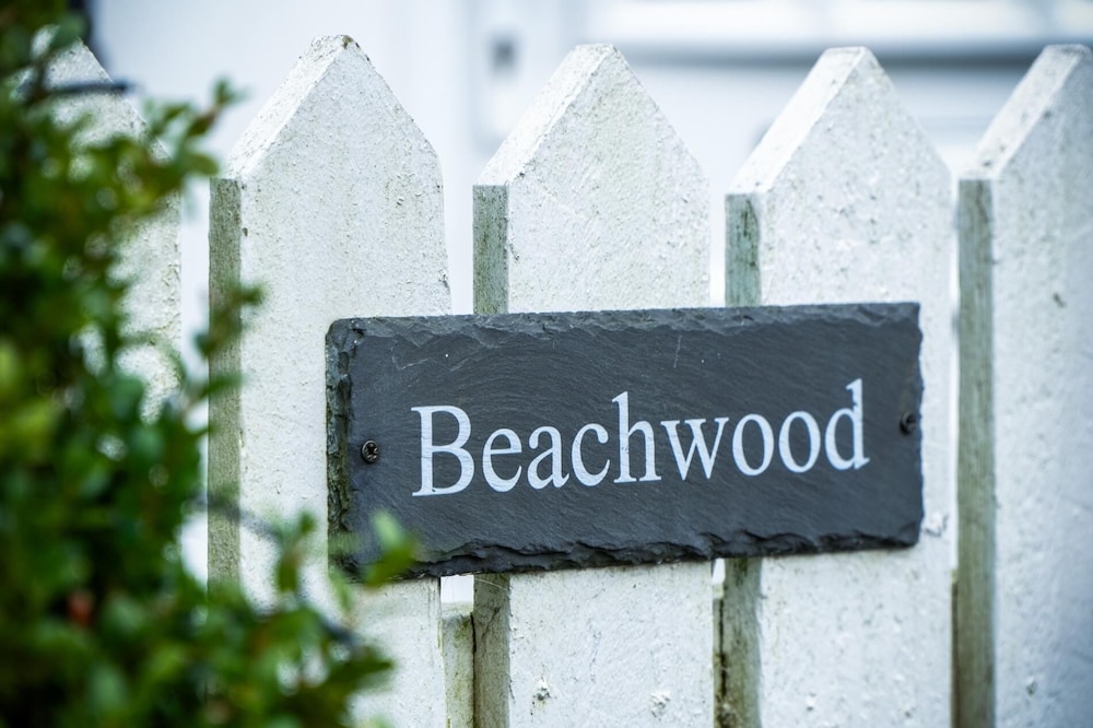 Beachwood - 2 Bedroom Cottage - Penally
