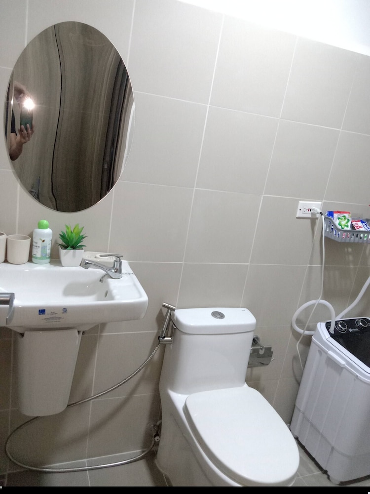 Luxurious Bayview 2BR Near MOA Picc CCP Free Wifi