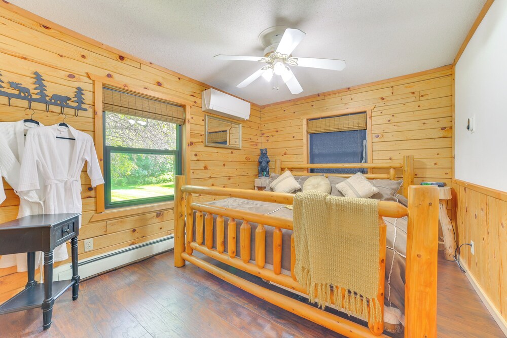 Michigan Cabin w/ On-site Fishing Pond & Deck view 2