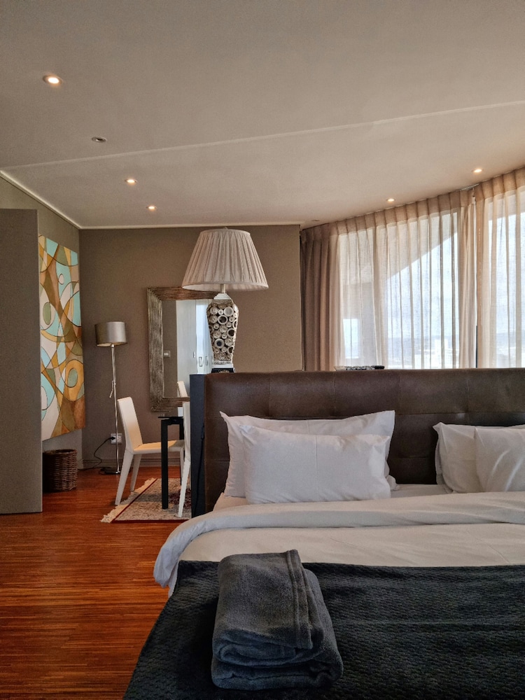 Manhattan Towers by Smart City Stays view 3