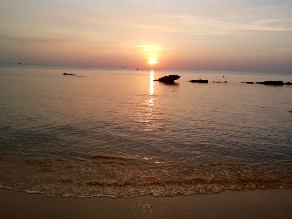 Free Beach Resort
