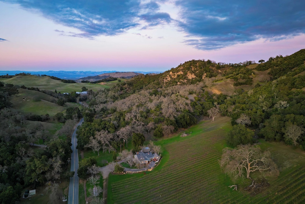 Luxury Wine Country Haven Vineyard Views Near Top Wineries Adelaida Farmhouse