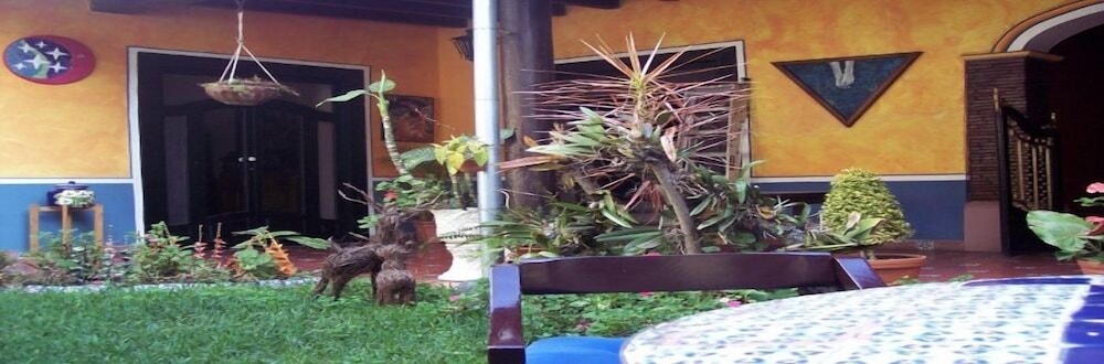 Casa Chikita Bed & Breakfast