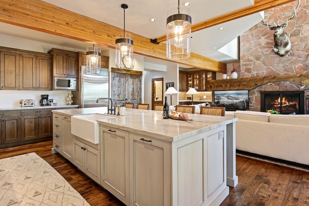 Stag Lodge at Deer Valley Resort - Four Bedroom Residence with Loft and Spa #29 4 Condo