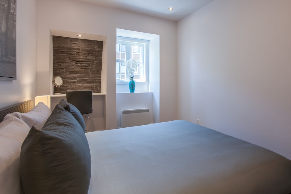 LMVR - LuxApt 3 - 7 bedrooms 2 bathrooms