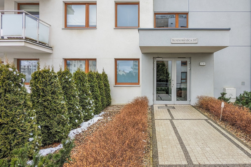Private Garden Apartment by Renters view 3