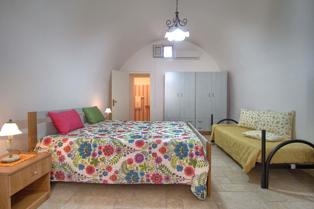 Le tre Serene, Typical House c Pescoluse Beach view 3