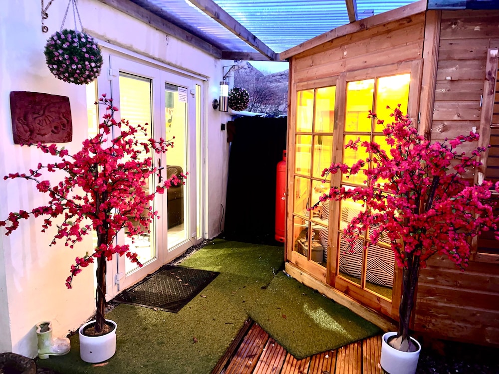 Zip12 Cottage Nr Zip World and Snowdon Yr Wyddfa