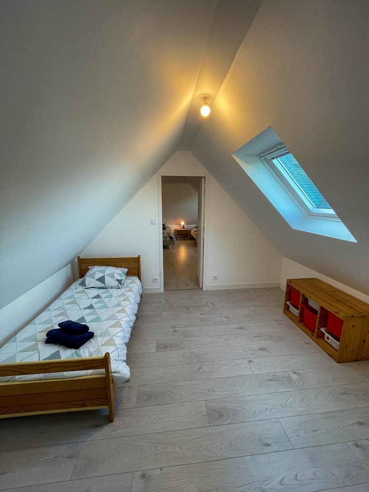 House in Ploudalmezeau With Heated Pool & Beaches