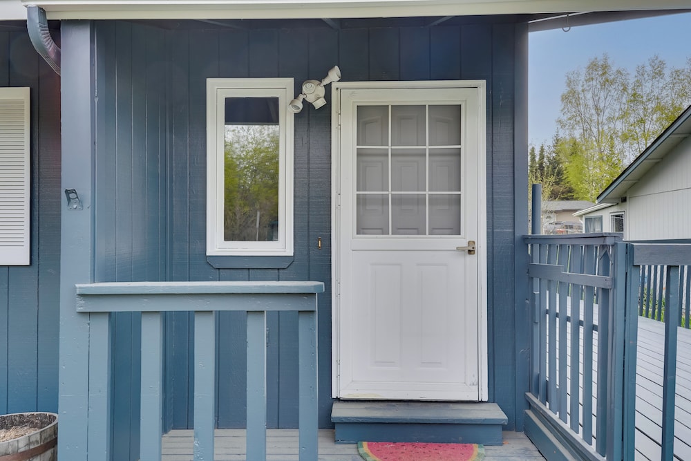 3 Mi to Alaska Zoo: Family Home in Anchorage!