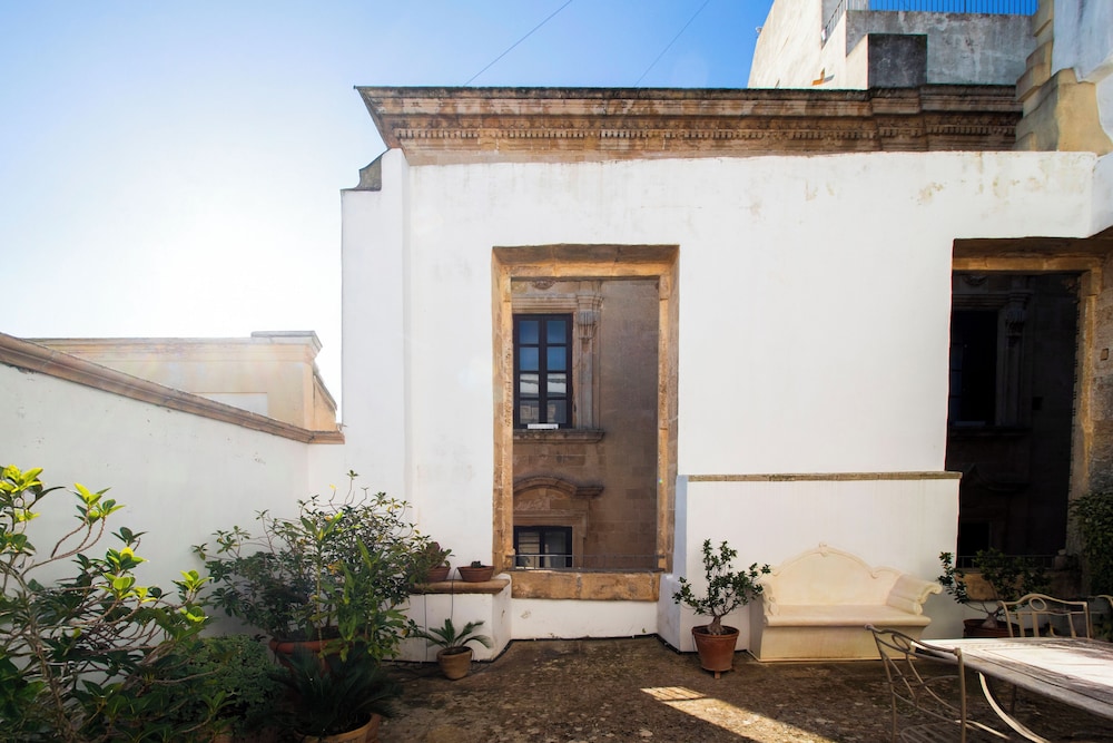 Palazzo Insula