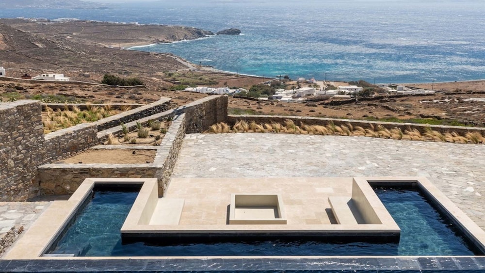 Ria Mar Villas & Suites by Live&Travel