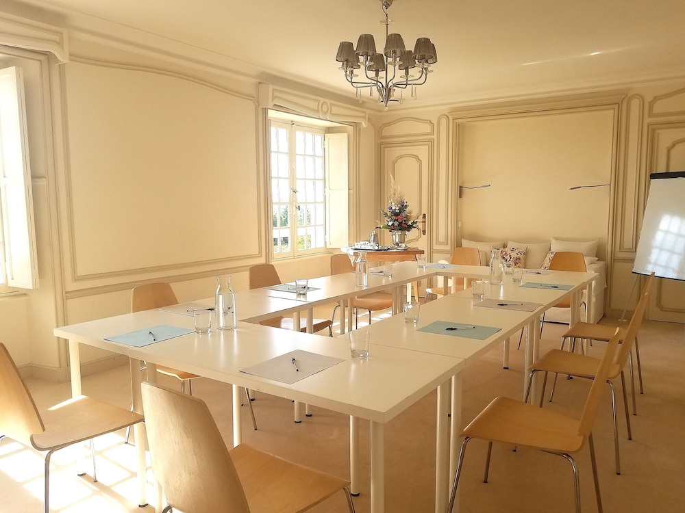 Clos Mirabel Manor B&B