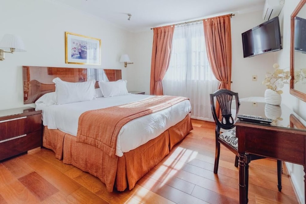 Orly Suites ll