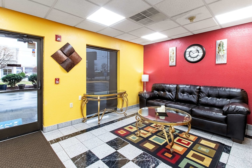 Dickson Vacations - Quality Inn  Suites - Property Image 2