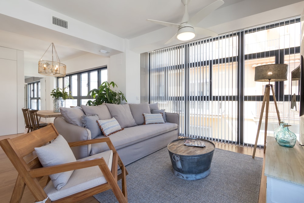 Chezmoihomes Plaza Nueva Premium