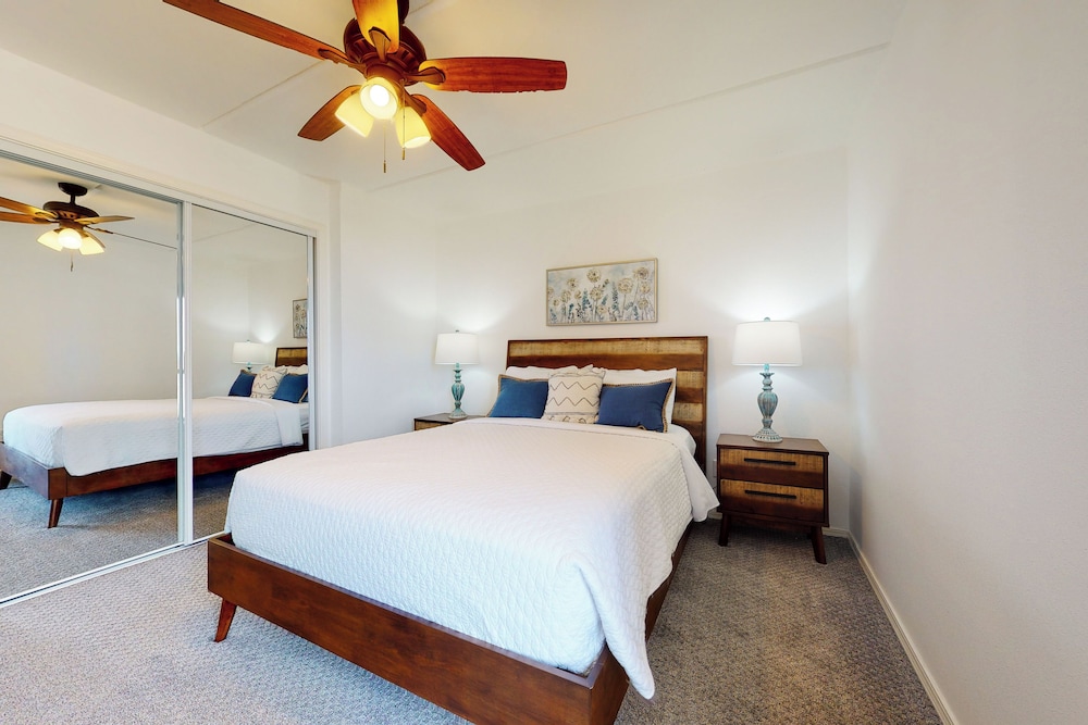 Corner 3BR w/ Wraparound Balcony & Gulf Views