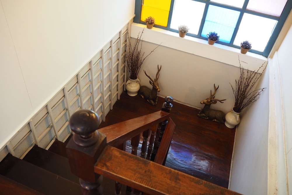 Stay With Me Guesthouse