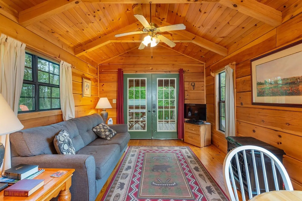 Engadine Inn  Cabins - Property Image 81