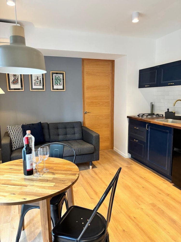 Bright & sweet unit in middle Polanco