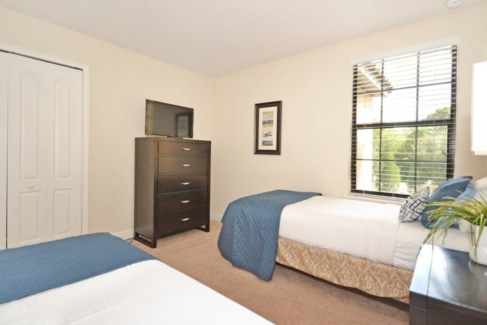 Tropical Fountains 3 Bedroom Condo by RedAwning