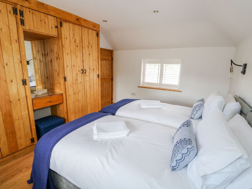 Duck Pond Cottage view 5