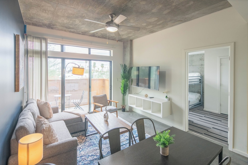ROVE LIVING/KL - Roosevelt Point