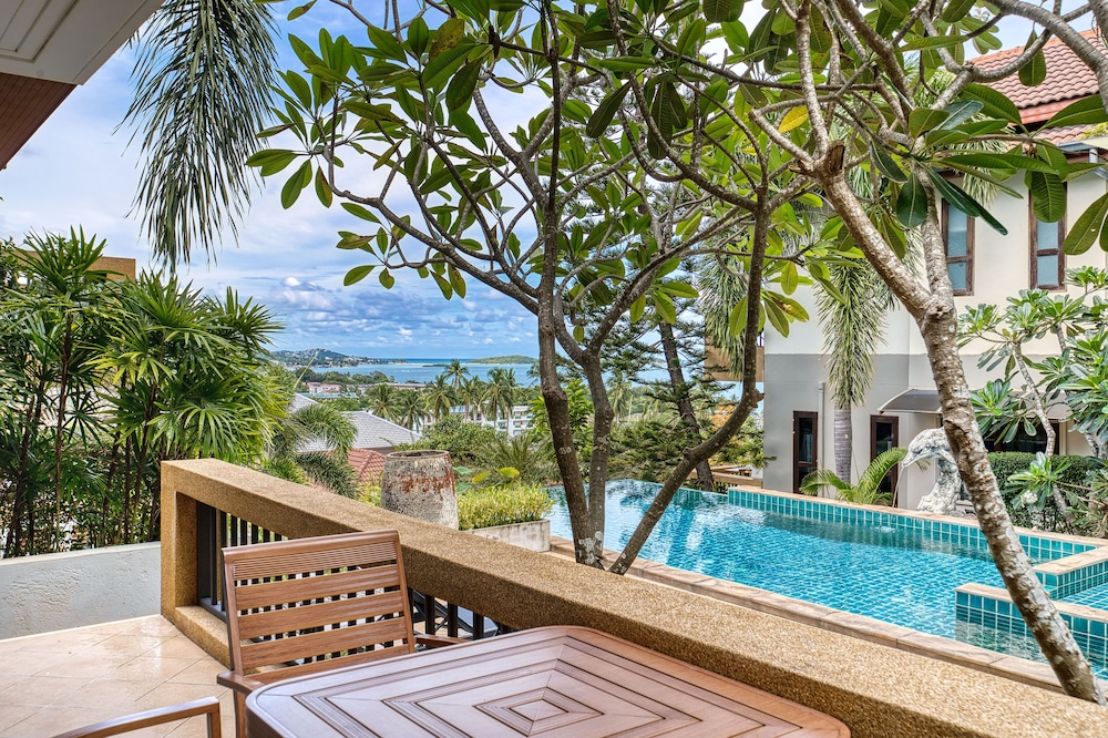 Baan Rawee Villas