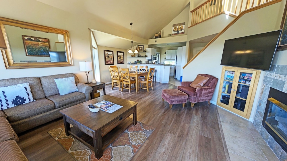 River Ridge 423a 2 Bedroom Condo