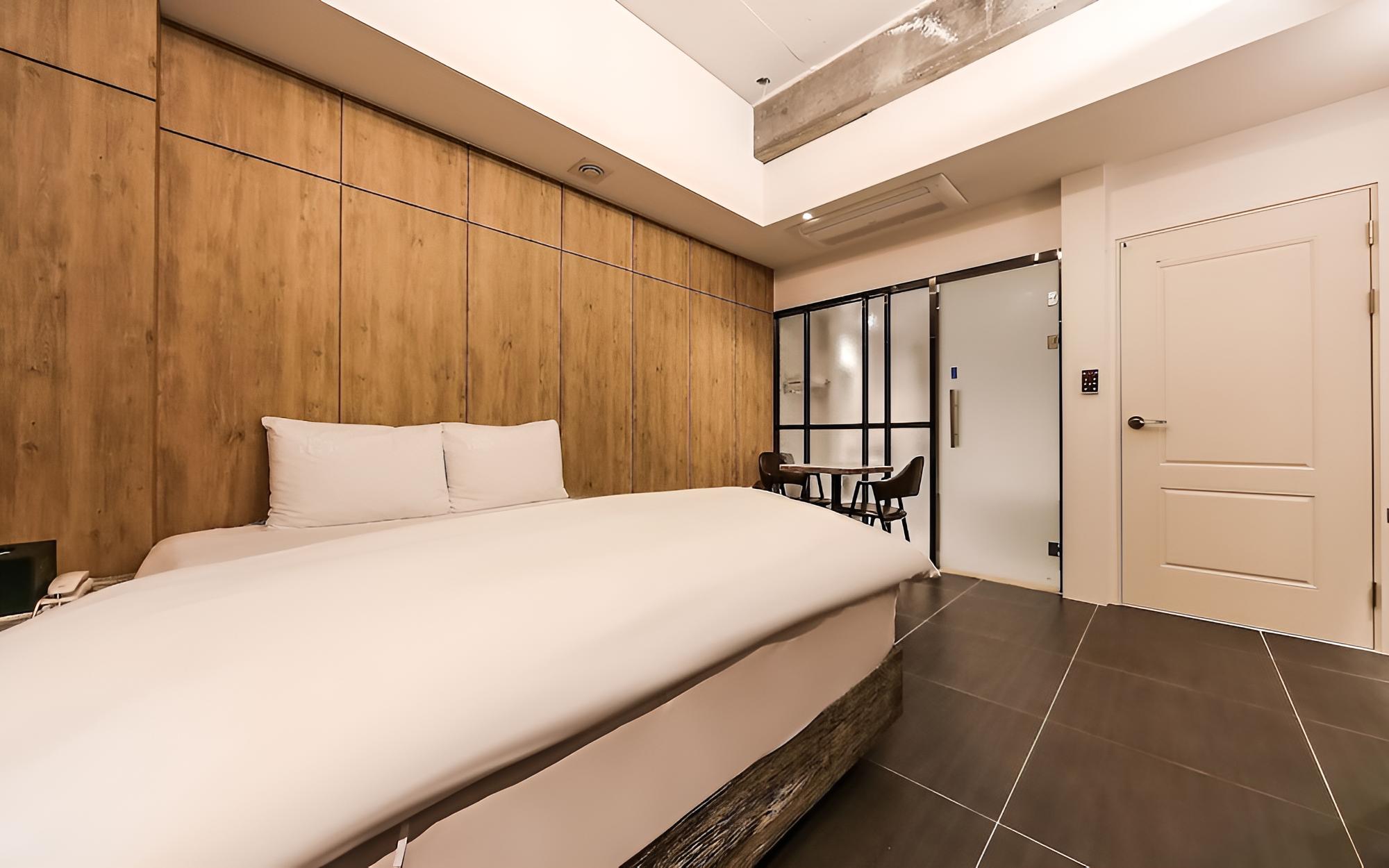 Daegu Gyeongbuk University Bridge Hotel view 3
