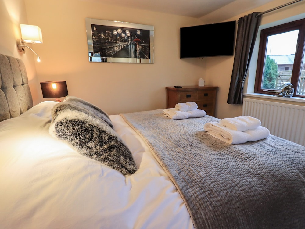 Lancaster Vacations - Orcaber Farm Retreat - Property Image 8