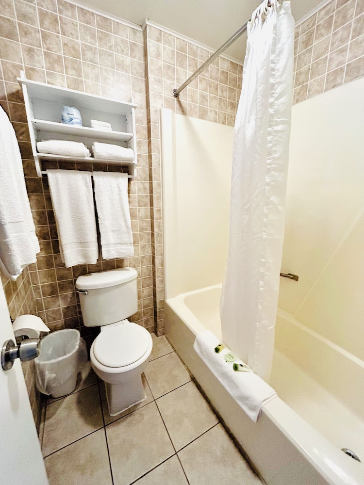 Silver Sands Hotel & Resort